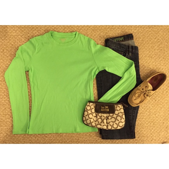 Vineyard Vines Tops - LOWEST PRICE 🎀 Vineyard Vines Long Sleeve Shirt
