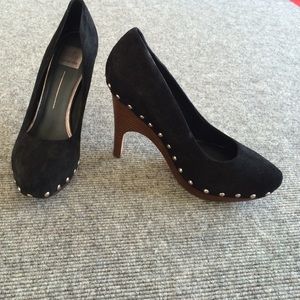 Black suede Dolce Vita Pumps