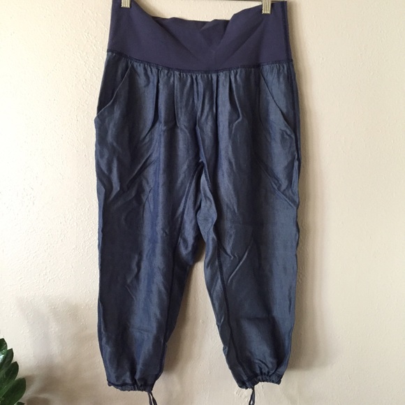 Lululemon jogger crops