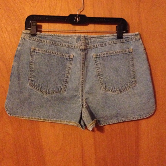 Shorts - Picture 2 of 2