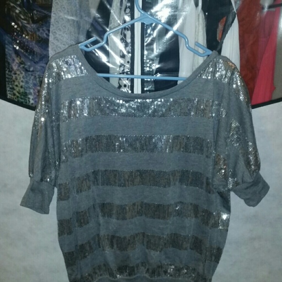 Blouse - Picture 2 of 3