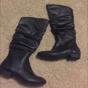 NWOT Black zip up riding boots size 8