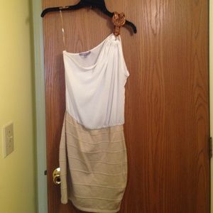 Goddess off-shoulder dress!