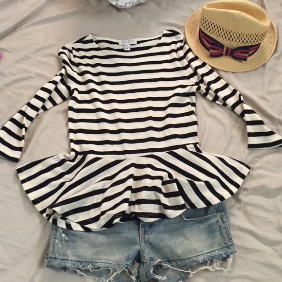 3/4 sleeve striped flare top.