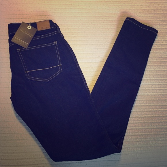 BRAND NEW never worn forever 21 skinny jeans 👖