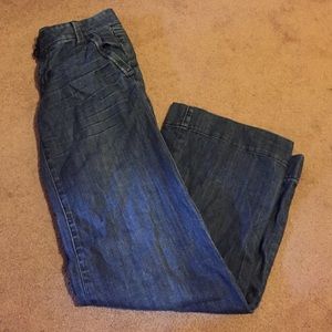 American Eagle wide legged jeans