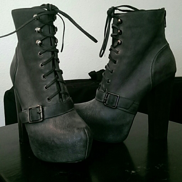 SOLD Steve Madden Carnaby Laceup Booties - Picture 2 of 4
