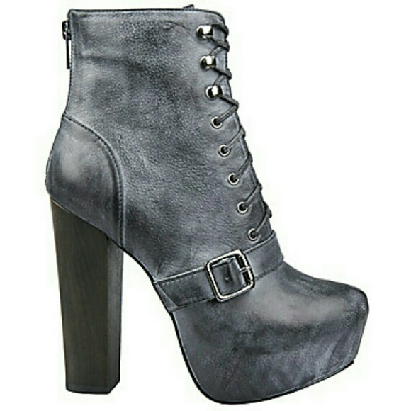 SOLD Steve Madden Carnaby Laceup Booties - Picture 4 of 4