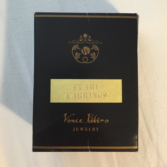 Vance Kitira Pearl Earings - Picture 2 of 2