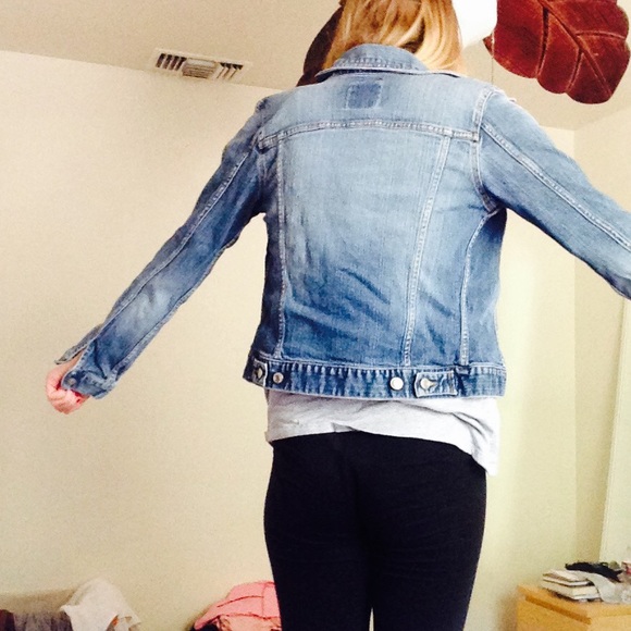 Jean jacket - Picture 2 of 4