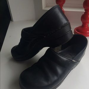 Black Dansko Clogs - sz 41 (us 10)