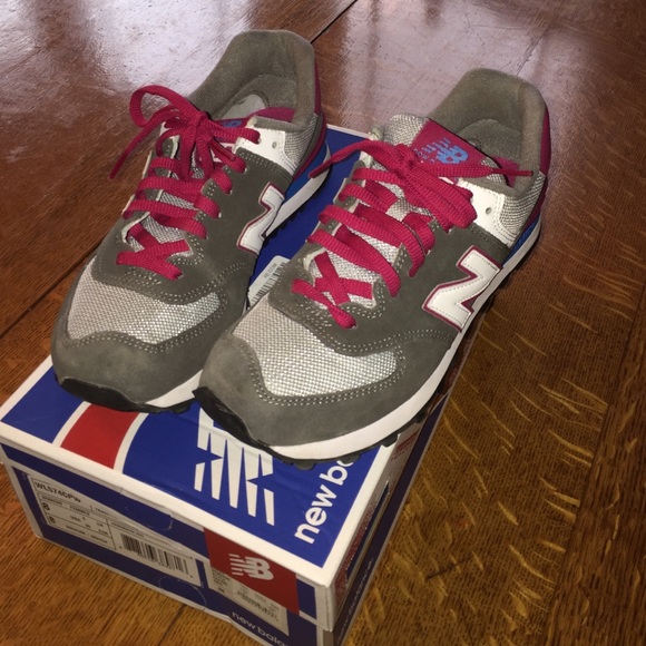 New balance shoes size 8