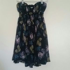 Urban outfitters Sweetheart neck, beautiful print.