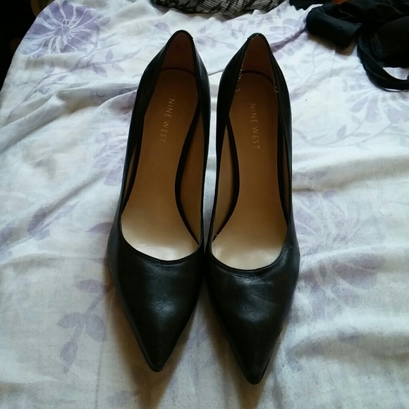 Nine West black leather heels size 6.5