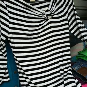Michael Kors Tops - MICHAEL KORS Black n White long sleeved Shirt Michael Kors Tops - MICHAEL KORS Black n White long sleeved Shirt