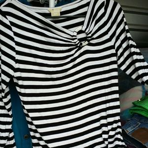 Michael Kors Tops - MICHAEL KORS Black n White long sleeved Shirt Michael Kors Tops - MICHAEL KORS Black n White long sleeved Shirt
