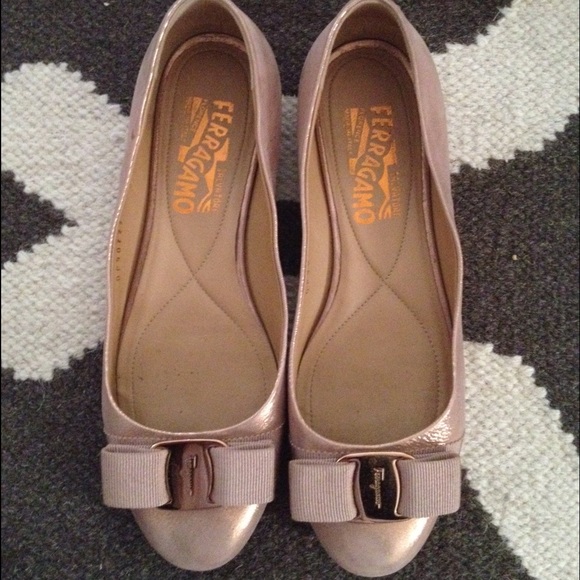 Salvatore Ferregamo Varina flats in sparkly nude - Picture 2 of 4