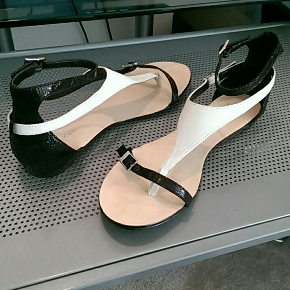 Calvin Klein Samika sandals black + white leather - Picture 1 of 4