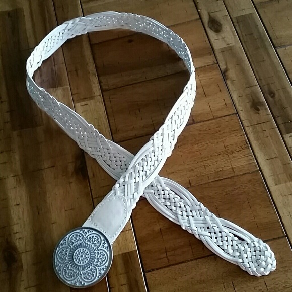 Belt with gorgeous round buckle