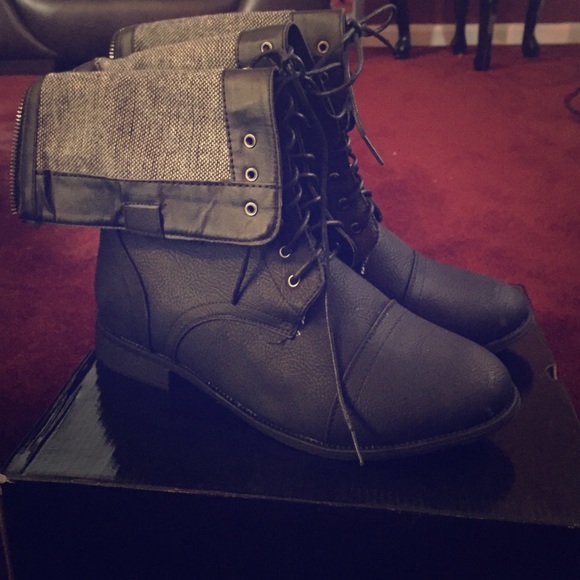 ❗️Brand new❗️Torrid Black Fold Over Combat Boots
