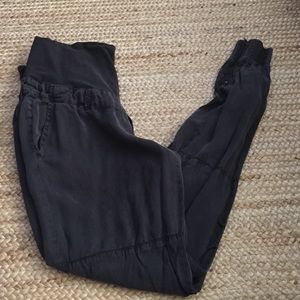 Material cargo pants