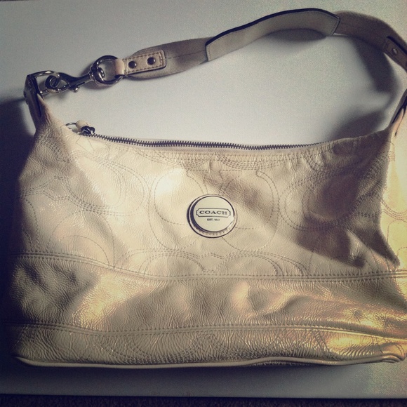 Ivory Coach Purse *includes clean new dust bag*