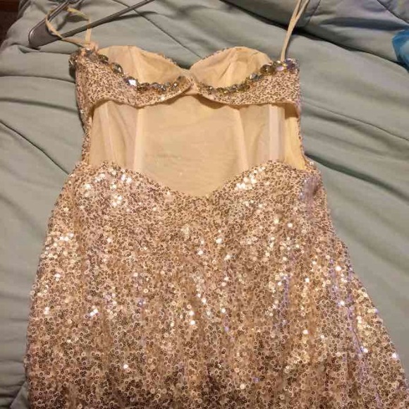Dress - Picture 2 of 3