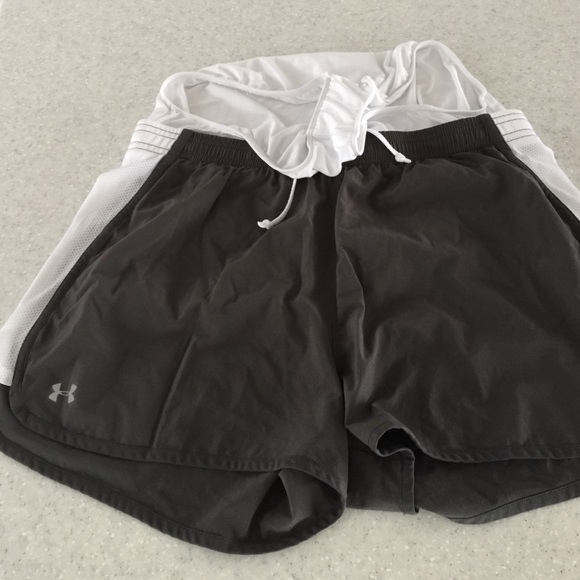 Under Armour Grey L Running Short - Picture 2 of 4