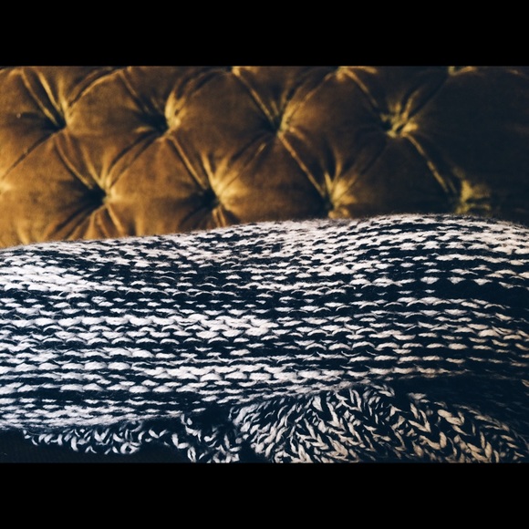 Knit Striped Crop Sweater - Picture 4 of 4