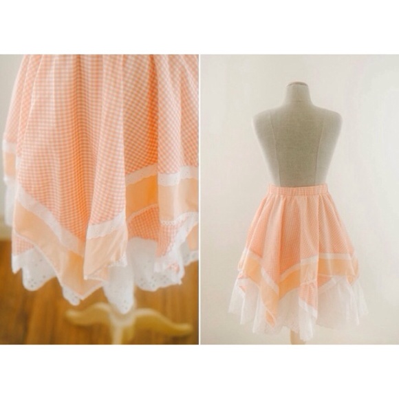 ❌SOLD❌ Vintage creamsicle orange flirty skirt - Picture 2 of 3