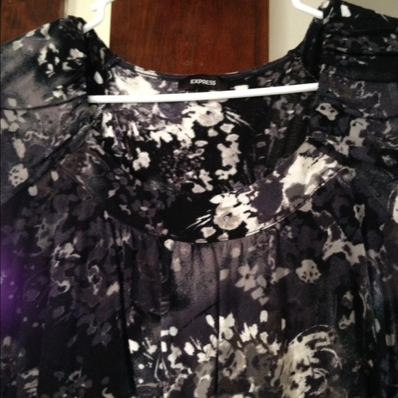 Black patterned express top - Picture 2 of 4