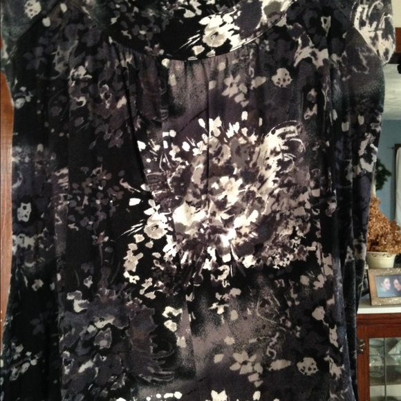 Black patterned express top - Picture 3 of 4