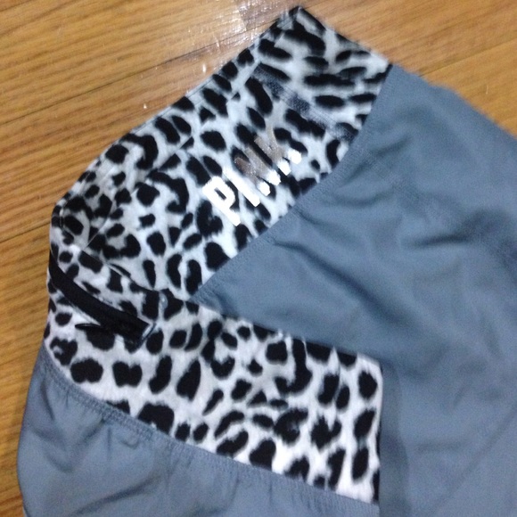 Victoria's Secret PINK Athletic Shorts XS NWT - Picture 2 of 4