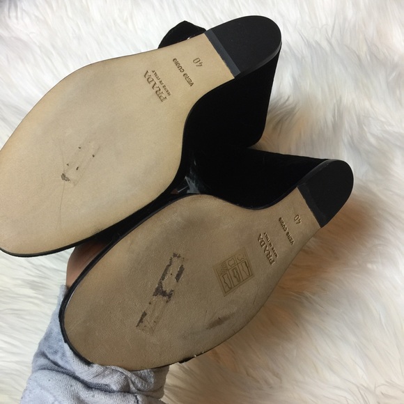 Vintage Prada wedge heels. Black velvet never worn - Picture 4 of 4