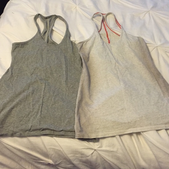 Bundle of Lululemon Tanks!