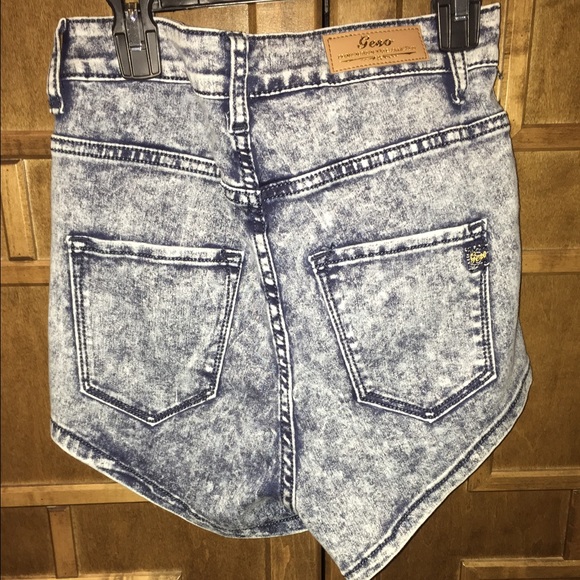 High waisted shorts - Picture 2 of 3