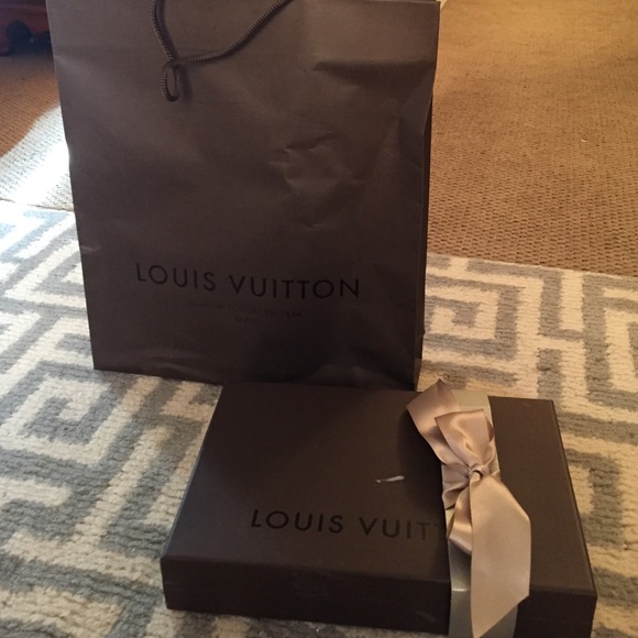 Lv bag with box and bow original items