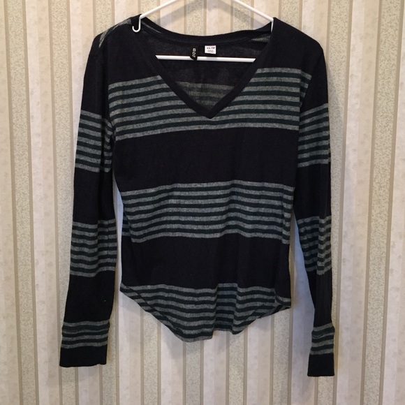Urban Outfitters striped thermal - Picture 1 of 2
