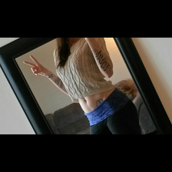 DKNY Tops - ☆☆INSANE DISCOUNTS!☆☆ Knit Crop Top NWOT