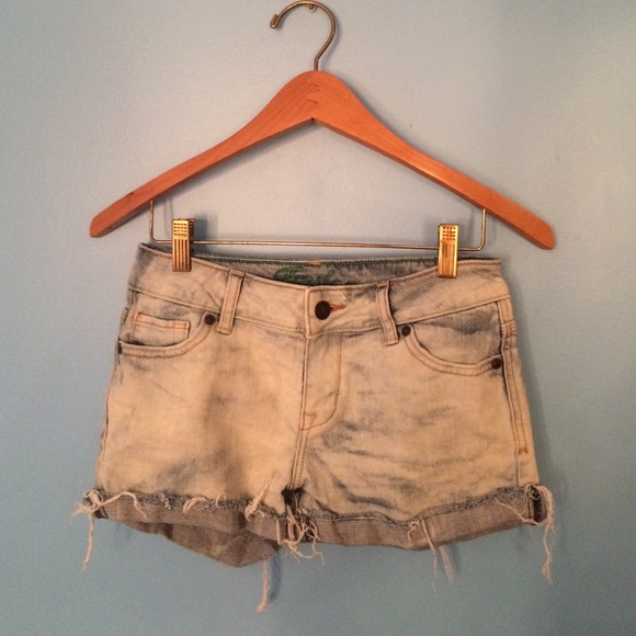 Delia's acid wash distressed summer shorts