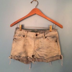 Delia's acid wash distressed summer shorts