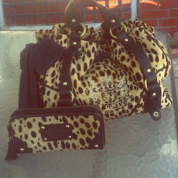 Beautiful Juicy Couture Purse & Matching Wallet❤️