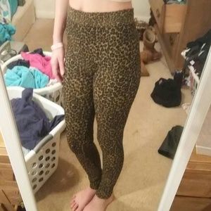 Leopard print leggings