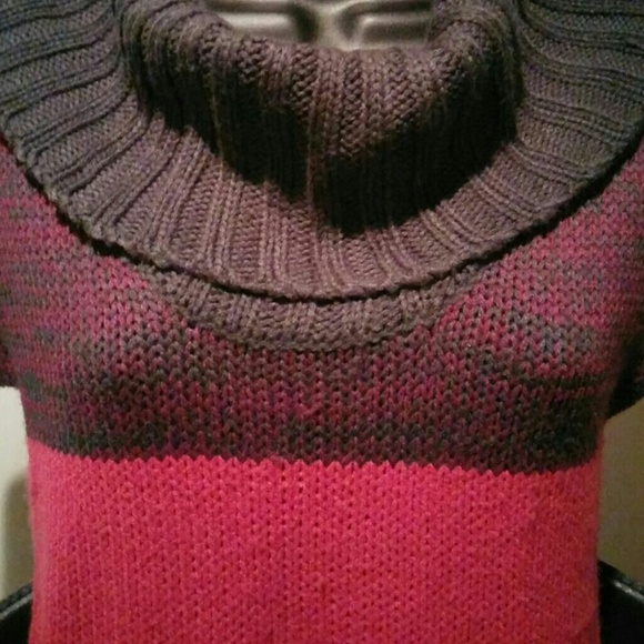 Colorblock Top - Picture 2 of 3