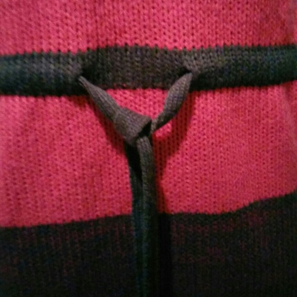Colorblock Top - Picture 3 of 3