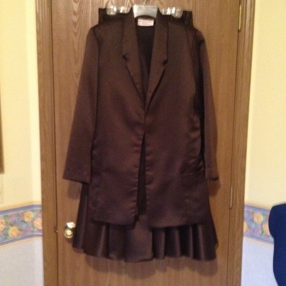Brown satin suit one of a kind!  🚬no returns