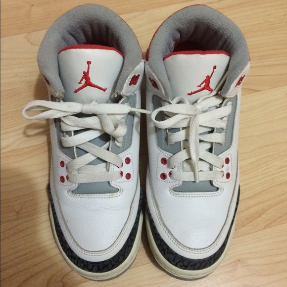 🎉REDUCED🎉 Air Jordan Retro Fire Red 3's