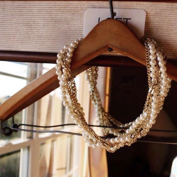 Loft pearl statement necklace