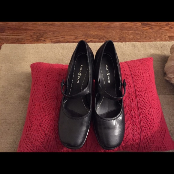 NWB! Kelly & Katie Mary Jane's - Picture 4 of 4