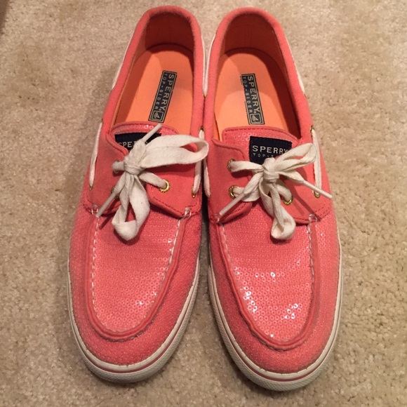 Coral/pink Sperry's